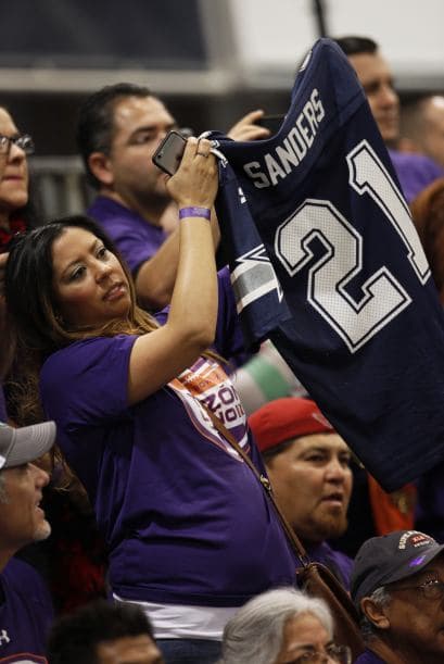 La Conferencia Nacional se impuso a la Conferencia Americana en el Tazón Latino IX y Hristo Stoichkov, para sorpresa de todos, fue reconocido como el MVP del juego, disfruta aquí de las mejores imágenes (Foto: Mario Castillo).