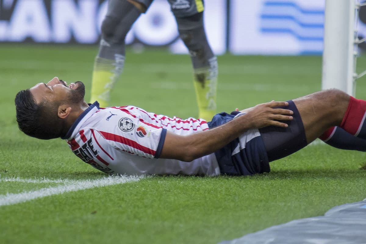 La expresión de Hedgardo Marín en el césped es parte de lo que sienten los fanáticos de Chivas con la derrota como locales por 2-1 ante Monarcas Morelia.