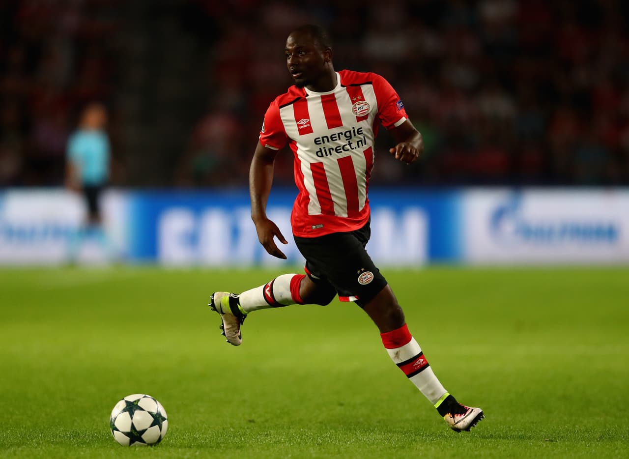 El actual elemento del Newcastle United jugó 192 partidos con el PSV y se convirtió en uno de los laterales más prometedores de Europa por su velocidad y desborde.