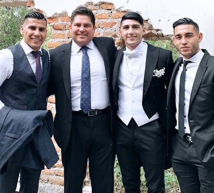 El delantero mexicano une su vida con la modelo regiomontana Ileana Salas ¡Vaya cierre de año para Pulido!