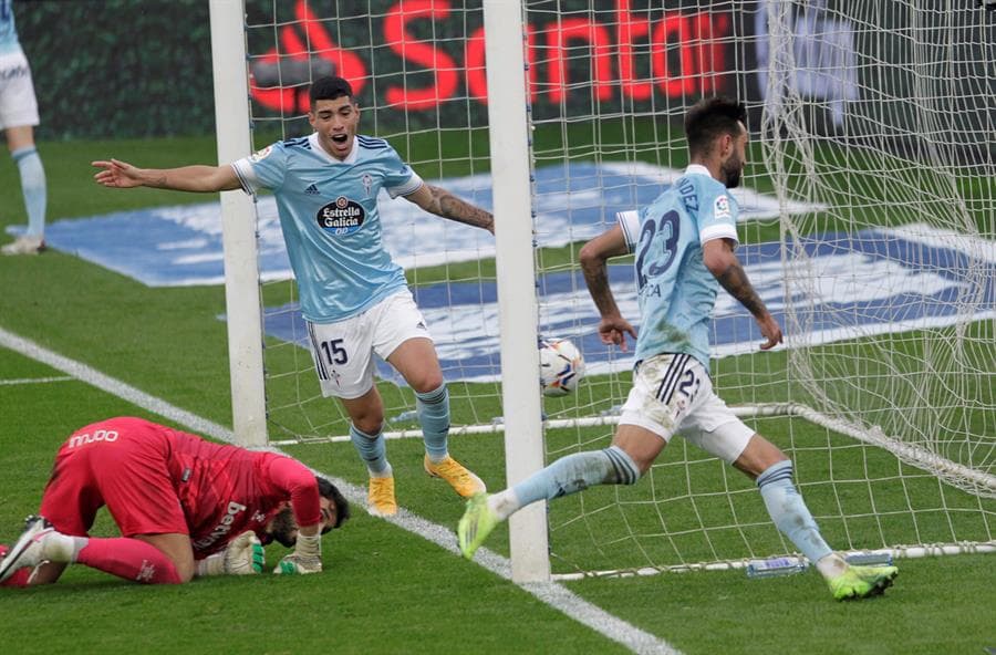 Con dos goles de Brais Mendez, el Celta de Vigo se impone ante el Alavés y así suma su cuarta victoria consecutiva y que los acerca poco a poco a la zona europea, durante la J14 de LaLiga española.