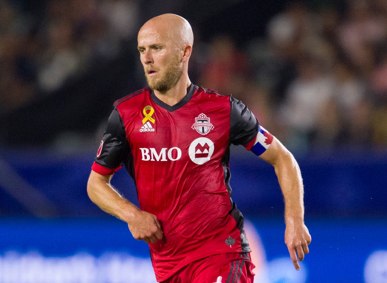 ¿Sin Giovinco? ¿Sin Altidore? ¡Sin problemas! Toronto visitó California y goleó al Galaxy por 4-0. Michael Bradley lideró el resonante triunfo escarlata. (USA Today Images)