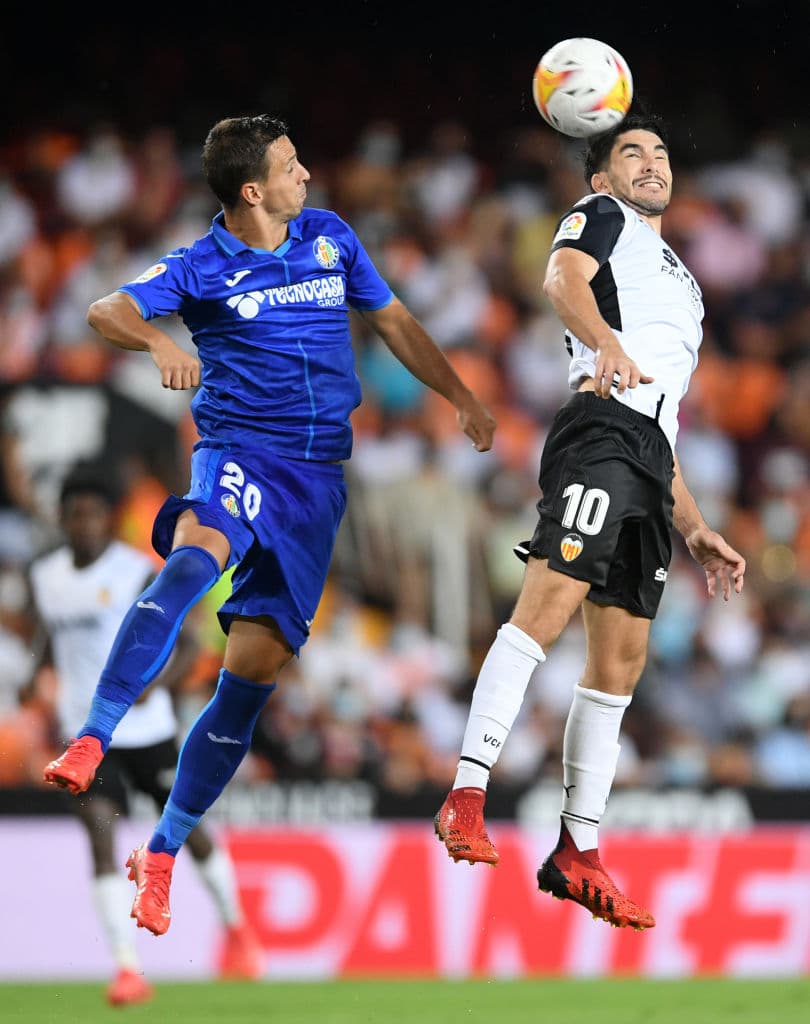 El solitario gol de Carlos Soler desde los once pasos le da la victoria 1-0 a Valencia sobre Getafe.
