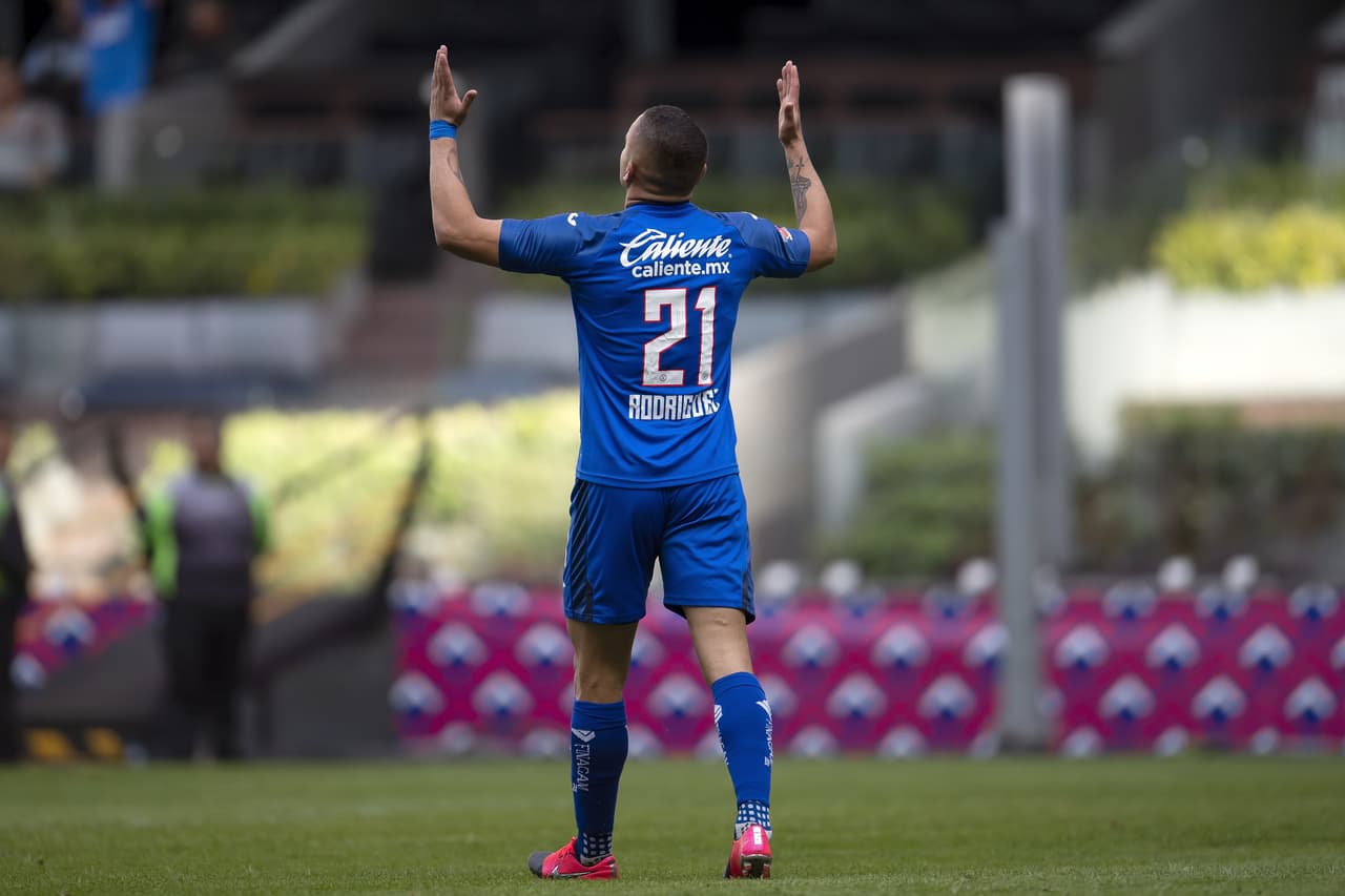 Con goles de Jonathan Rodríguez, Elías Hernández y Luis Romo, Cruz Azul le pasa por encima a Santos y consigue sus primeros tres puntos del Clausura 2020.
