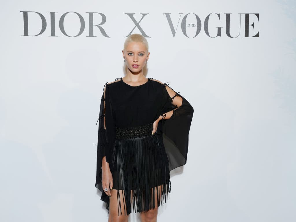 Y con un papel en la próxima serie de ‘Sex Pistols’ de Danny Boyle en el horizonte, marca sólo su comienzo en la industria cinematográfica.