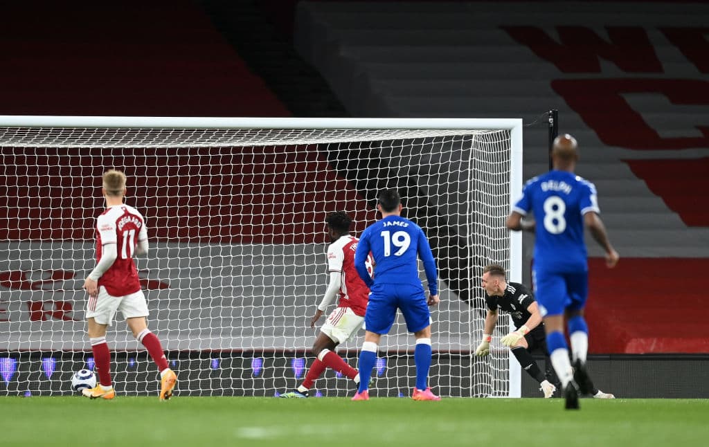 Con un vergonzoso autogol del portero Bernd Leno, el Arsenal cae 0-1 en casa frente al Everton.