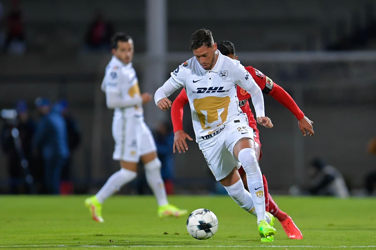 De la mano de sus jugadores brasileños los Pumas golearon al Toluca.