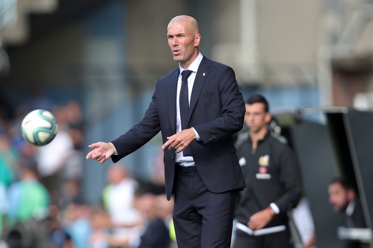 Tras haber ganado tres Champions leagues, Zidane abandona el banquillo de los blancos, pero no se fue muy lejos ya que luego de 284 días después de haber abandonado el club, el francés regresa el 11 de marzo de 2019 para volver a dirigir al club de sus amores.