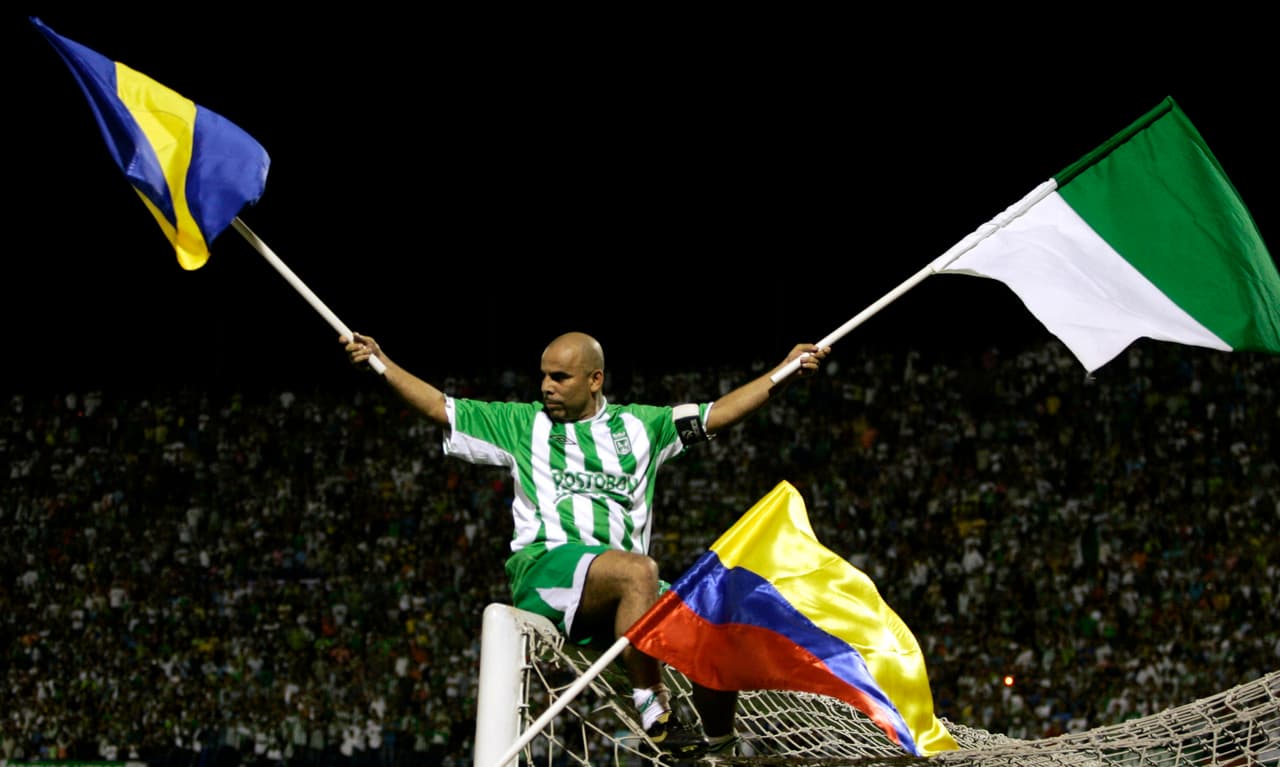 Mauricio 'Chicho' Serna, mariscal del mediocampo de Nacional, ganó dos Ligas y una Interamericana en su primera etapa. Tras ganarlo todo con Boca juniors regresó al club colombiano y en el 2005 ganó otro torneo local.