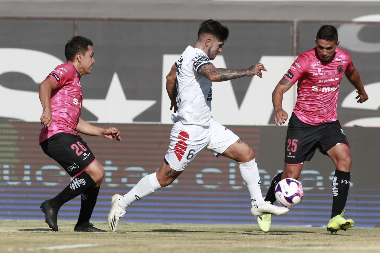 Pachuca y Bravos dividen puntos en la frontera al no romper el 1-1.