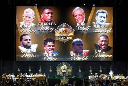 La ceremonia 2015 del Salón de la Fama de la NFL contó con muchas risas y gritos. Checa los mejores momentos de una noche memorable en Canton.