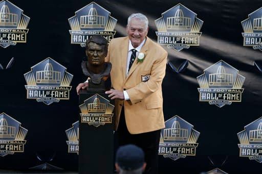 Tingelhoff con 240 en 17 años con los Minnesota Vikings.