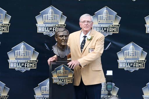 Ron Wolf es uno de los directivos más exitosos de la NFL, al ganar tres Super Bowls, el XI y XVIII con Raiders y el XXXI con los Packers.
