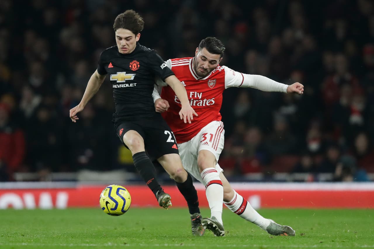 Con goles de Nicolas Pépé y Sokratis, El Arsenal se impone 2-0 al Manchester United.