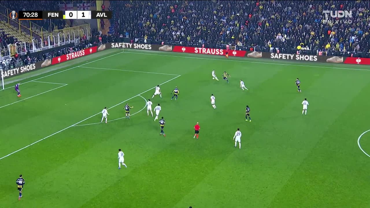 ¡TIRO ATAJADO! disparo por Ismail Yüksek.