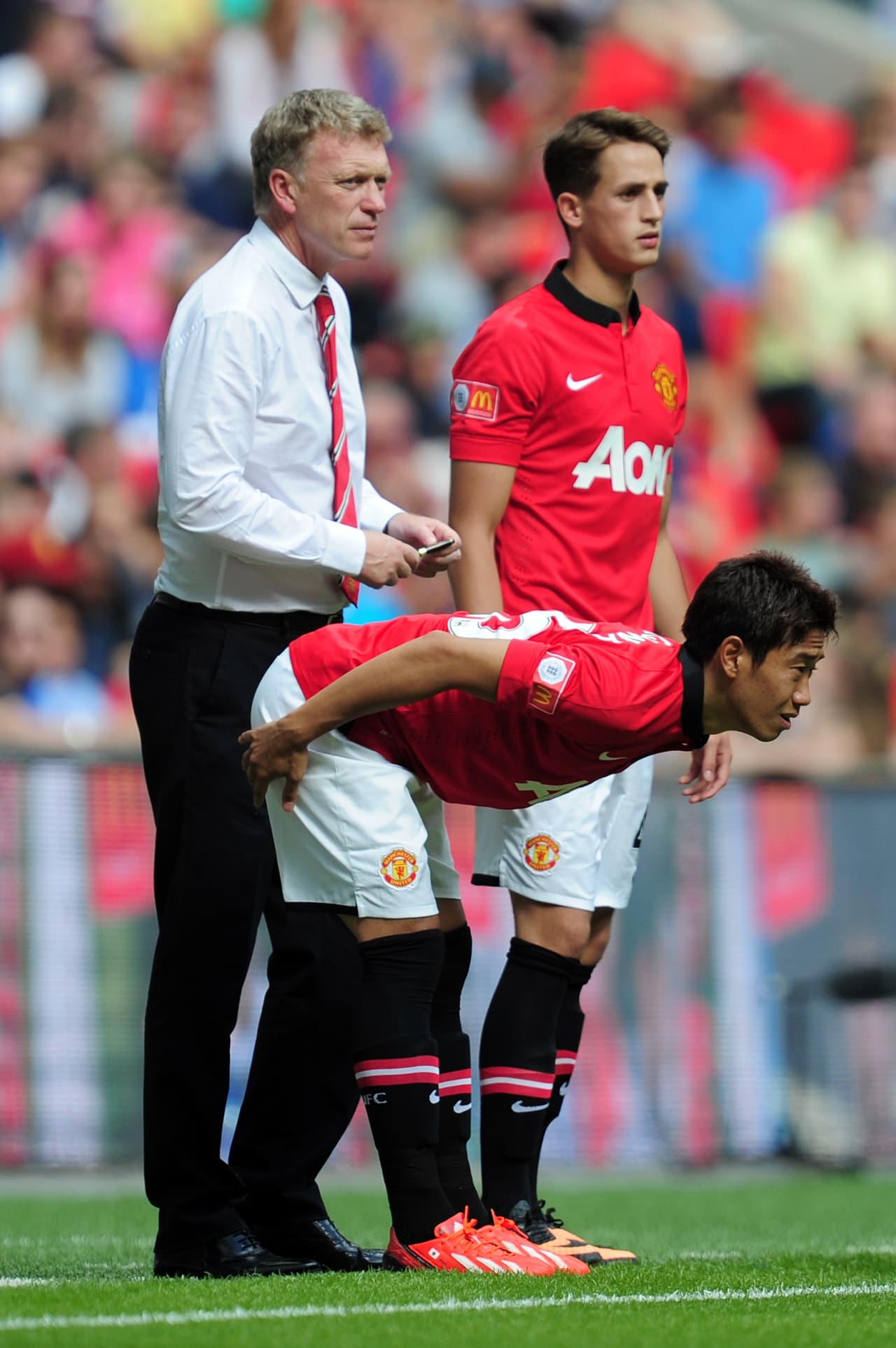 Pero la situación Post-Ferguson no era la mejor. Moyes no tenía experiencia en equipos grandes y los fichajes importantes como el del japonés Shinji Kagawa no rindieron lo esperado.