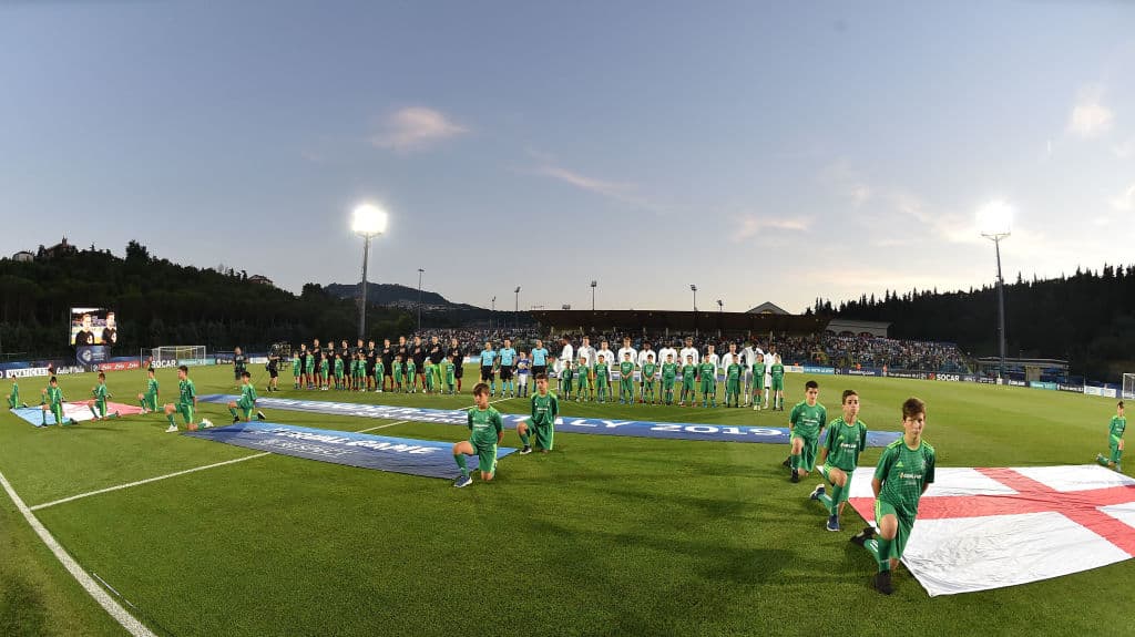 Esta era la panorámica del Estadio San Marino, en Serravalle, Italia, donde por el Grupo C se vieron las caras Inglaterra y Croacia en busca de un boleto a las Semifinales.