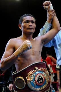Donnie Nietes retuvó el título mosca jr con TKO al mexicano Carlos 'Chapito' Velarde