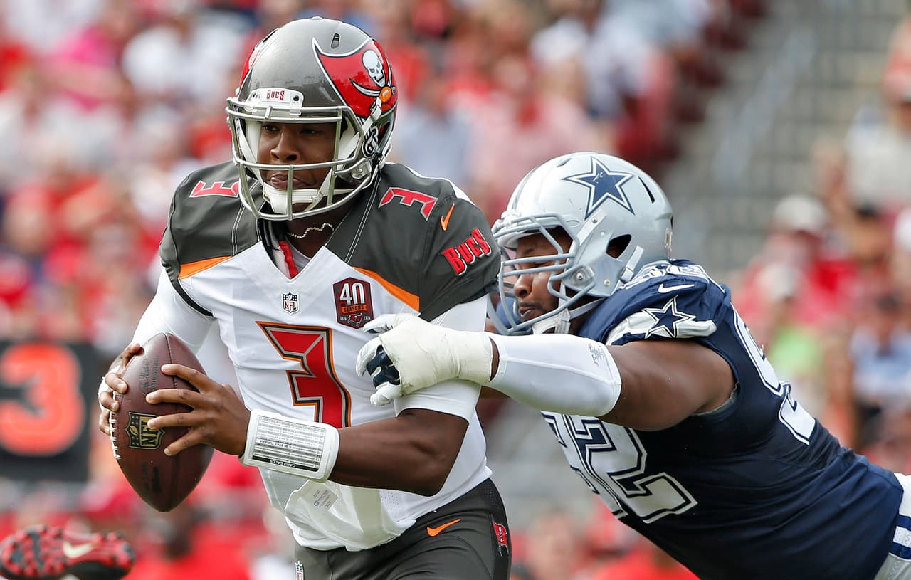 Los Cowboys sufrieron su séptima derrota de la temporada a manos de los Buccaneers por 10-6. Checa las mejores tomas del partido.