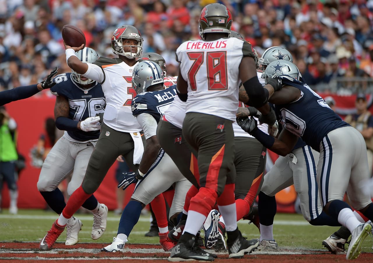 Los Cowboys sufrieron su séptima derrota de la temporada a manos de los Buccaneers por 10-6. Checa las mejores tomas del partido.