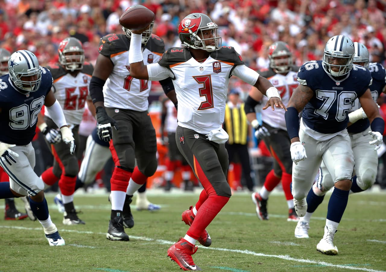 Los Cowboys sufrieron su séptima derrota de la temporada a manos de los Buccaneers por 10-6. Checa las mejores tomas del partido.