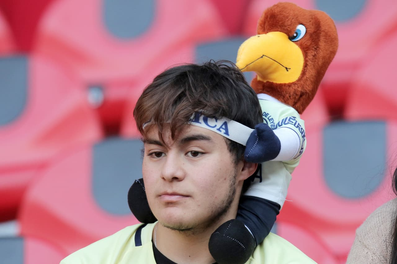 El colorido de la afición en la Jornada 16