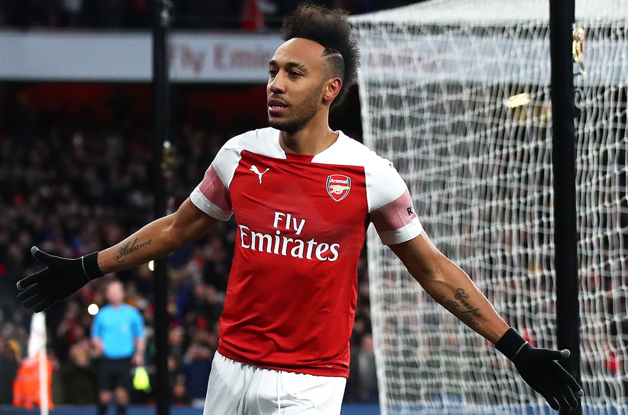 Pierre-Emerick Aubameyang en Arsenal (2018), fichado por 63 millones 750 mil euros, unos 71 millones 524 mil dólares.