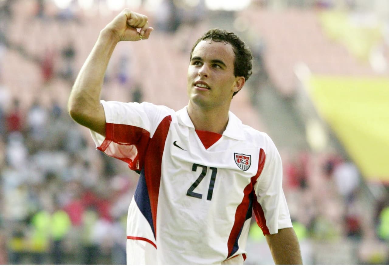 Cómo no,
<b>Landon Donovan </b>engrosa este listado después de ser quien sentenció la eliminación de México en el Mundial de Corea y Japón 2002 en los octavos de final.