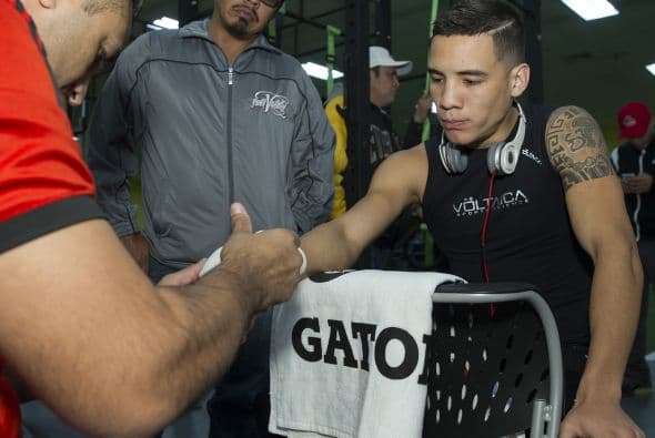 Valdez tiene una marca de 13 triunfos con 11 nocauts.