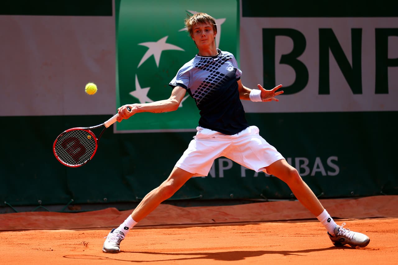 Te traemos las últimas noticias del torneo Roland Garros, la eliminación de Sharapova, nadal y Djokovic pasan, y la venezolana-española Muguruza pasa de ronda.