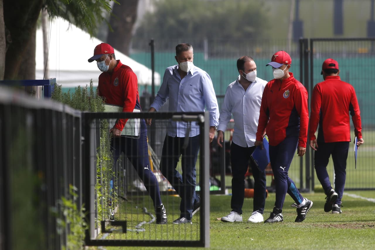 Directiva de Chivas decidirá en próximos días resoluciones ante crisis