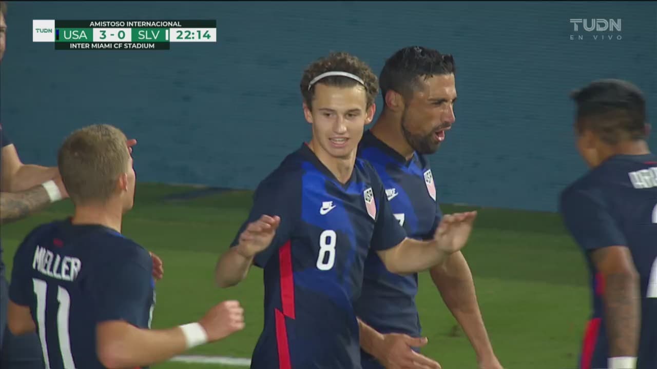 ¡Los que ya no hace Messi los hace Lletget! Gol de ‘vaselina’ para el 3-0