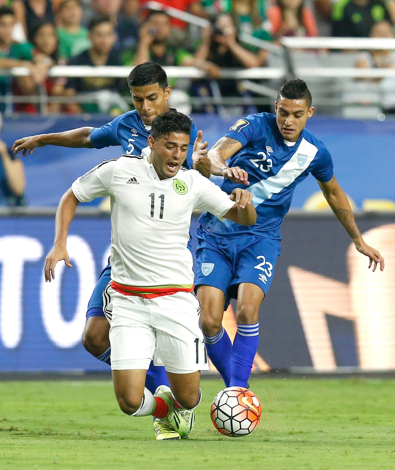 Jorge Aparicio: Se vio un tanto desesperado, fuera de concentración, haciendo faltas y entrando muy duro, lo que se tradujo en una tarjeta amarilla. Calificación: 6