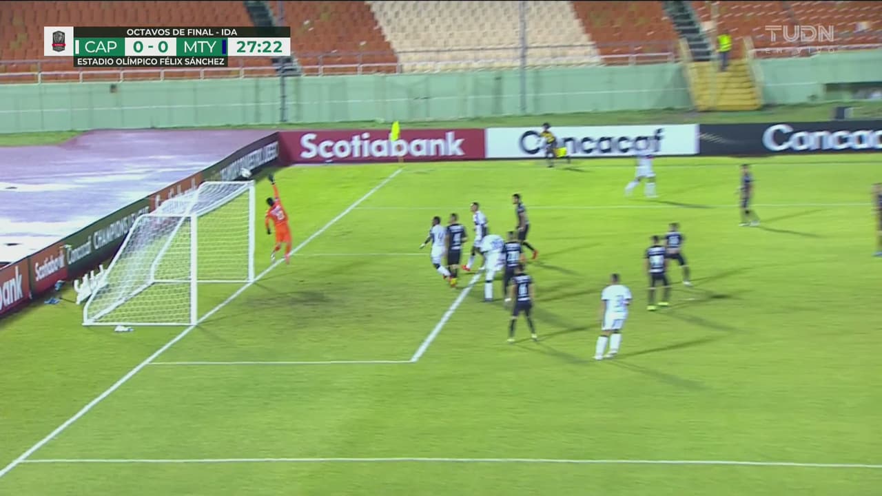 ¡Iba al ángulo! Atajadón de Cárdenas tras curva peligrosa de Rossell