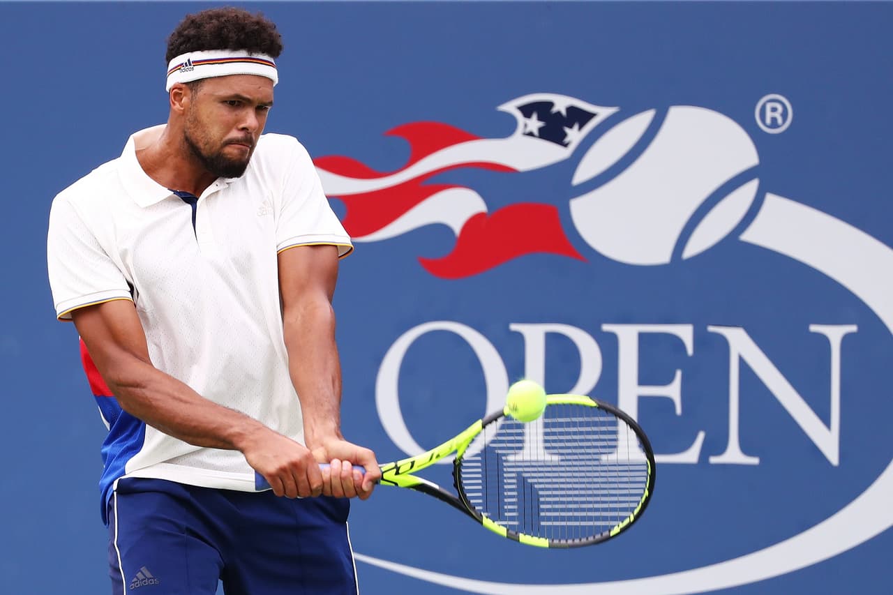 El francés Jo-Wilfried Tsonga se impuso de corrito contra Marius Copil con parciales 6-3, 6-3, 6-4.