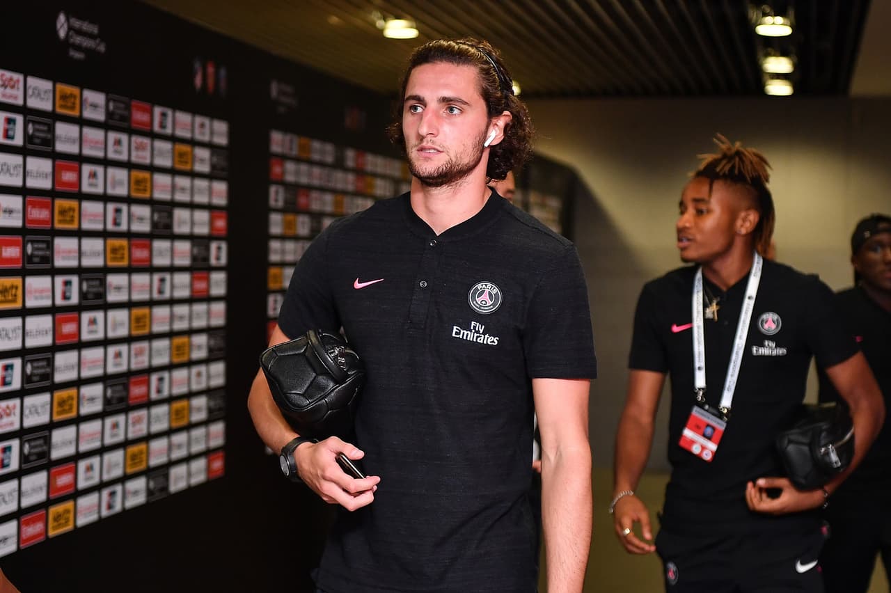 <b>Adrien Rabiot </b>acaba contrato en junio de 2019 con el Paris Saint-Germain.
<b>Valor del pase:</b> 58.1 millones de dólares.