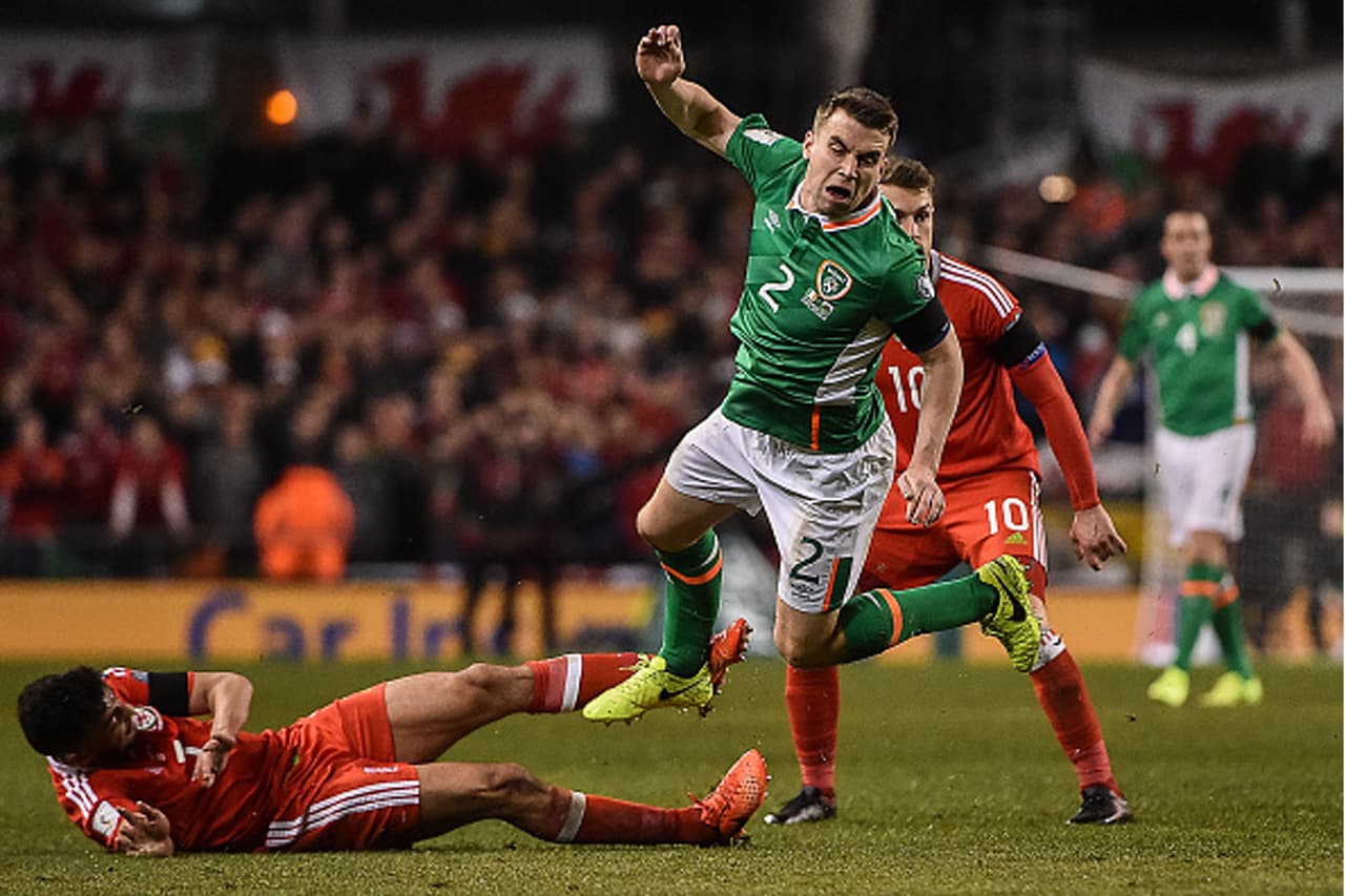 Séamus Coleman juega en el Everton de la Premier League, donde hace una de las parejas de laterales más dinámicas junto al inglés Leighton Baines.