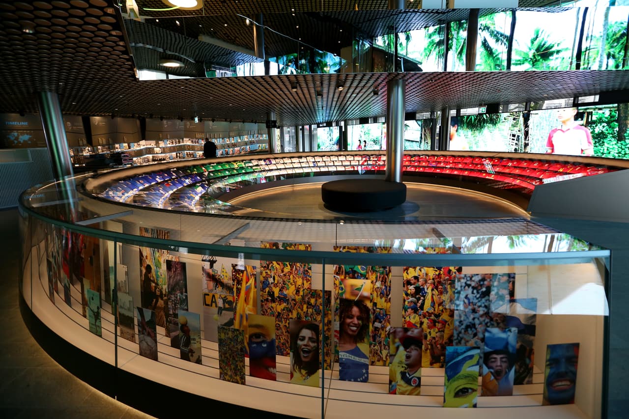 El recinto se ubica en Zúrich, Suiza y abrirá sus puertas el 28 de febrero donde los aficionados al balompié podrán atestiguar la evolución del fútbol internacional además de disfrutar de un universo multimedia interactivo y experimentar las emociones que despierta el fútbol.