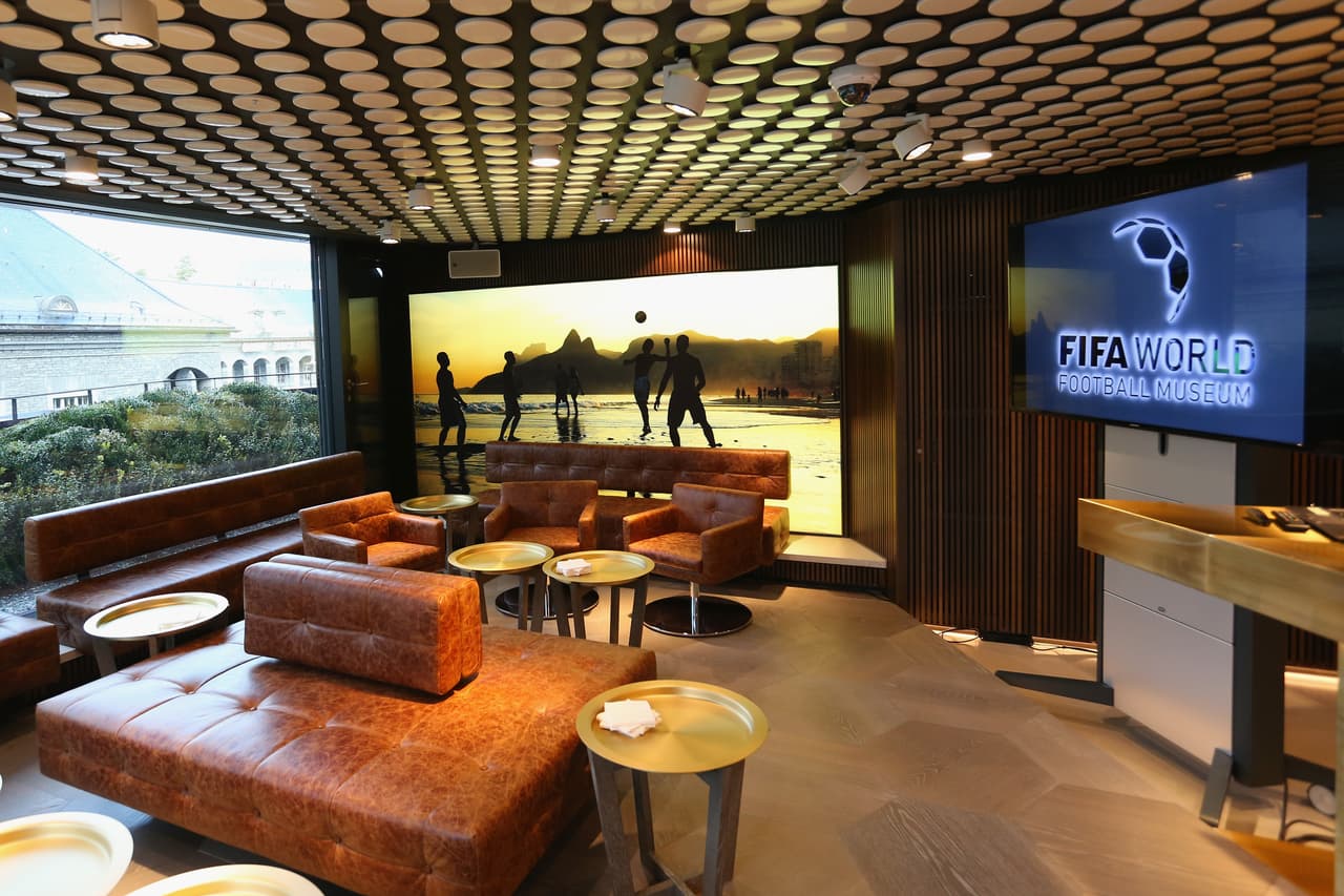 El recinto se ubica en Zúrich, Suiza y abrirá sus puertas el 28 de febrero donde los aficionados al balompié podrán atestiguar la evolución del fútbol internacional además de disfrutar de un universo multimedia interactivo y experimentar las emociones que despierta el fútbol.