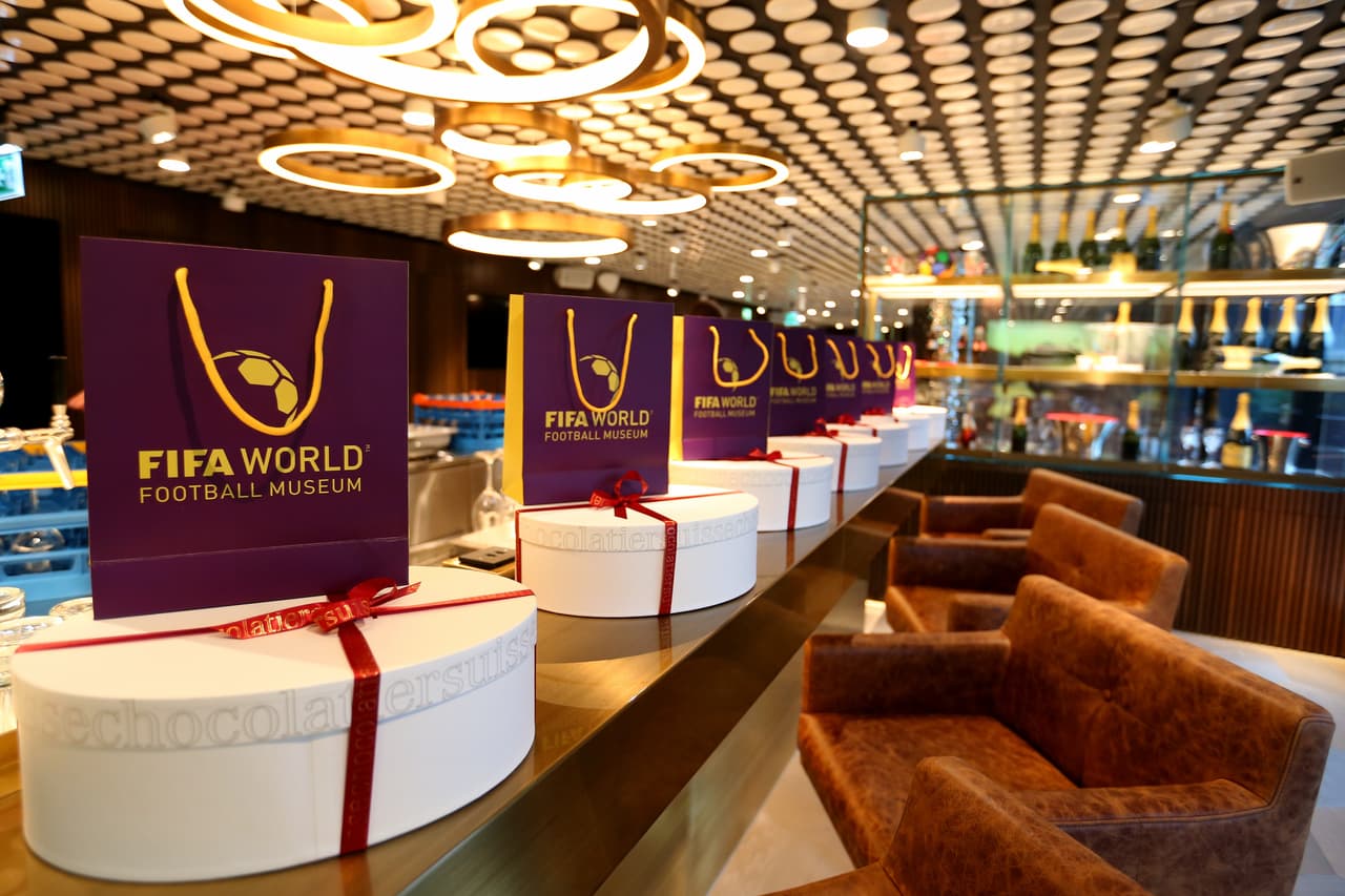 El recinto se ubica en Zúrich, Suiza y abrirá sus puertas el 28 de febrero donde los aficionados al balompié podrán atestiguar la evolución del fútbol internacional además de disfrutar de un universo multimedia interactivo y experimentar las emociones que despierta el fútbol.