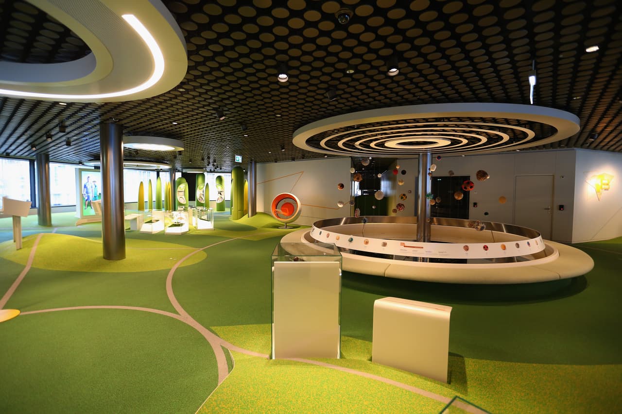 El recinto se ubica en Zúrich, Suiza y abrirá sus puertas el 28 de febrero donde los aficionados al balompié podrán atestiguar la evolución del fútbol internacional además de disfrutar de un universo multimedia interactivo y experimentar las emociones que despierta el fútbol.