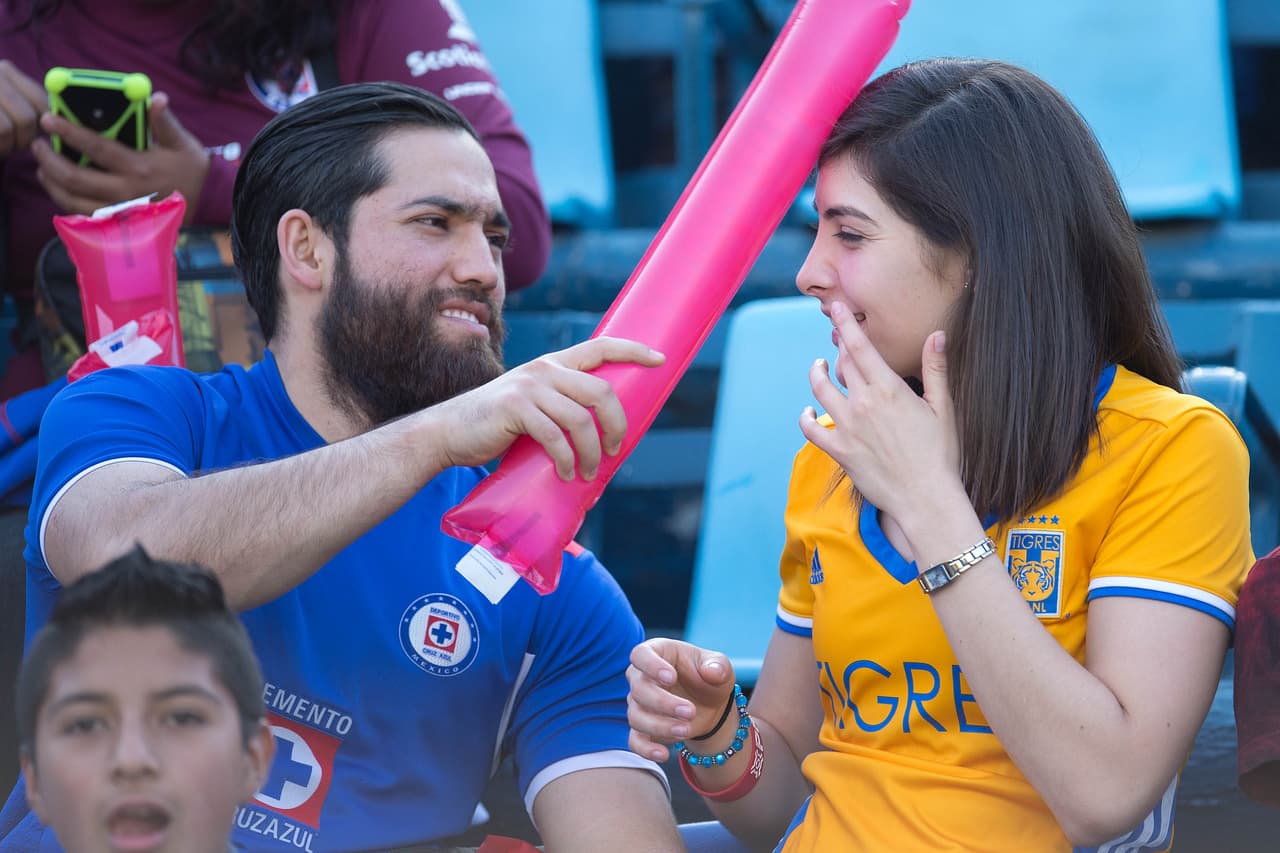 En las tribunas, la rivalidad se puede vivir de muchas formas.