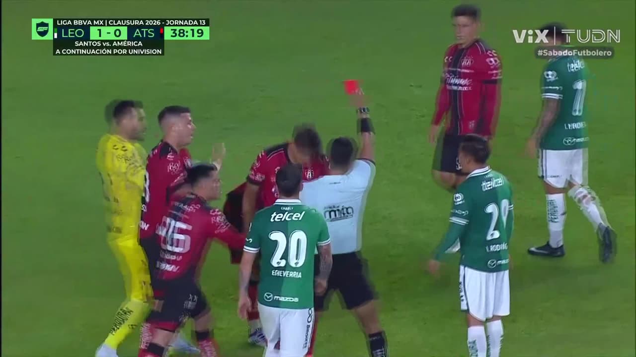 ¡Atlas se queda con 10! Expulsan a Jorge Rodríguez, por fuerte entrada