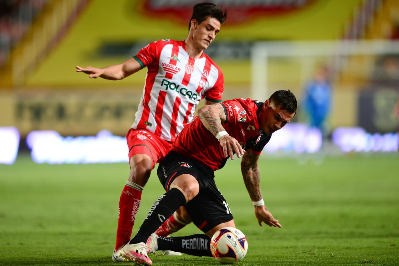 Atlas no se toca el corazón y golean 1-5 a un débil Necaxa. Los Zorros toman el quinto de lugar de manera momentánea y Necaxa volverá a dormir en la última plaza del torneo.