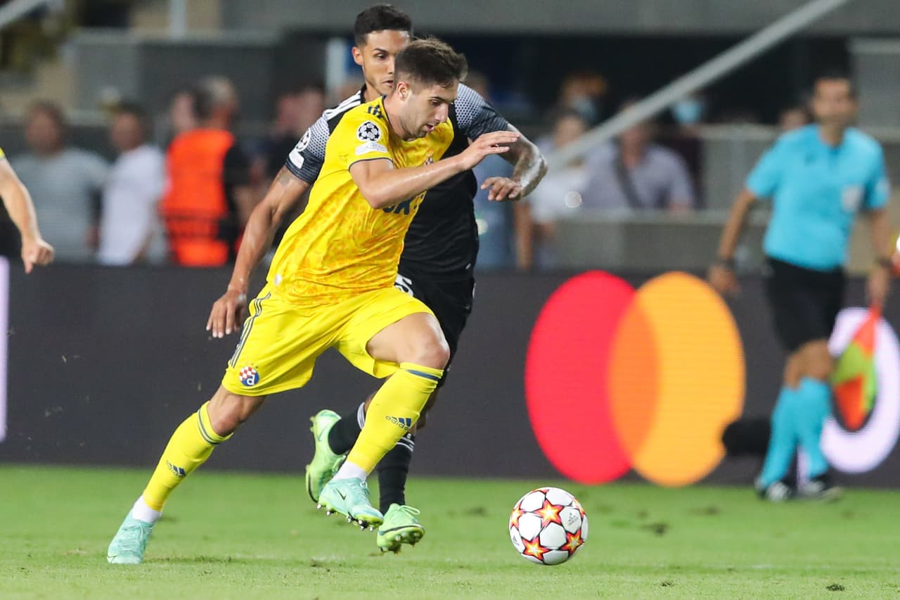 Sheriff Tiraspol golea 3-0 al Dinamo Zagreb con doblete de Adama Traoré y gol de Dimitris Kolovos al minuto 45' durante el partido de ida de las eliminatorias rumbo a la fase de grupos de la UEFA Champions League.