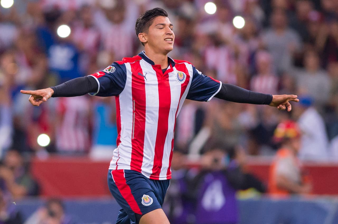 Action photo during the match Atlas vs Guadalajara, corresponding to the Round 6 of the League BBVA Bancomer MX of the Tournament Clausura 2017, in the Jalisco Stadium, in the photo: Foto de accion durante el partido Atlas vs Guadalajara, correspondiente a la Jornada 6 de la Liga BBVA Bancomer MX del Torneo Clausura 2017, en el Estadio Jalisco, en la foto: Gol Angel Zaldivar 11/02/2017/MEXSPORT/Cristian de Marchena