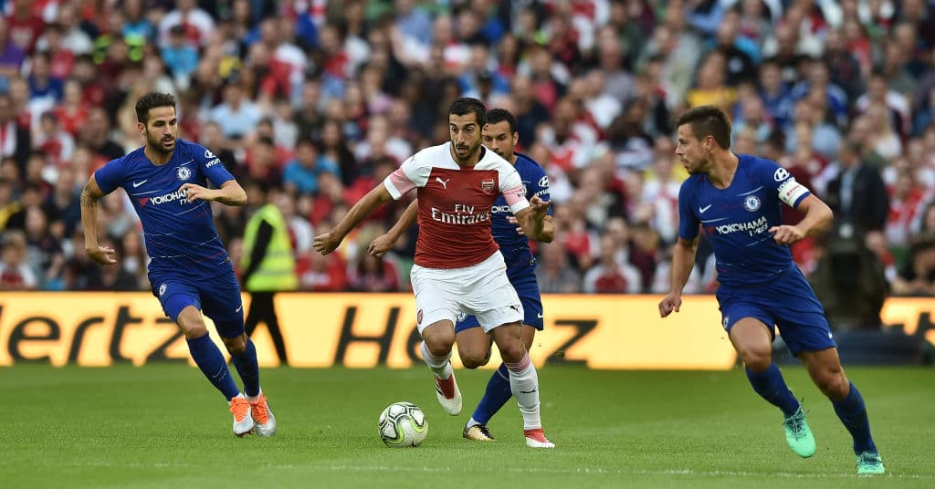 Mientras Arsenal realizó cinco cambios durante todo el juego, Chelsea utilizó en total 22 jugadores, modificando incluso su arquero.