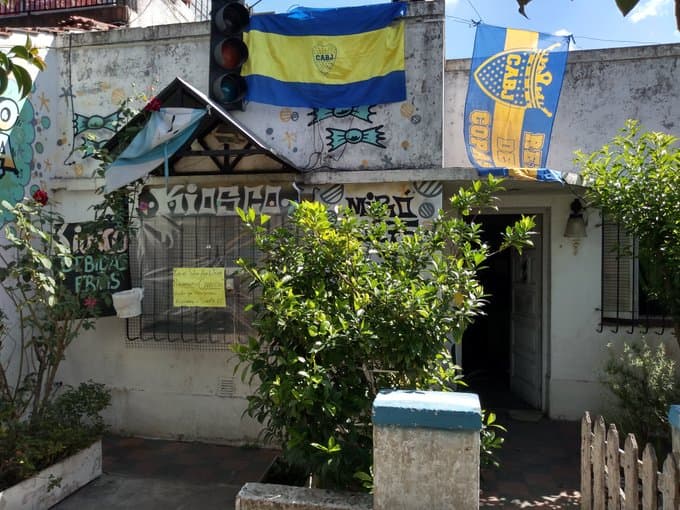 Aficionados y clubes alrededor del mundo celebraron el aniversario del Boca Juniors en su cuarentena.