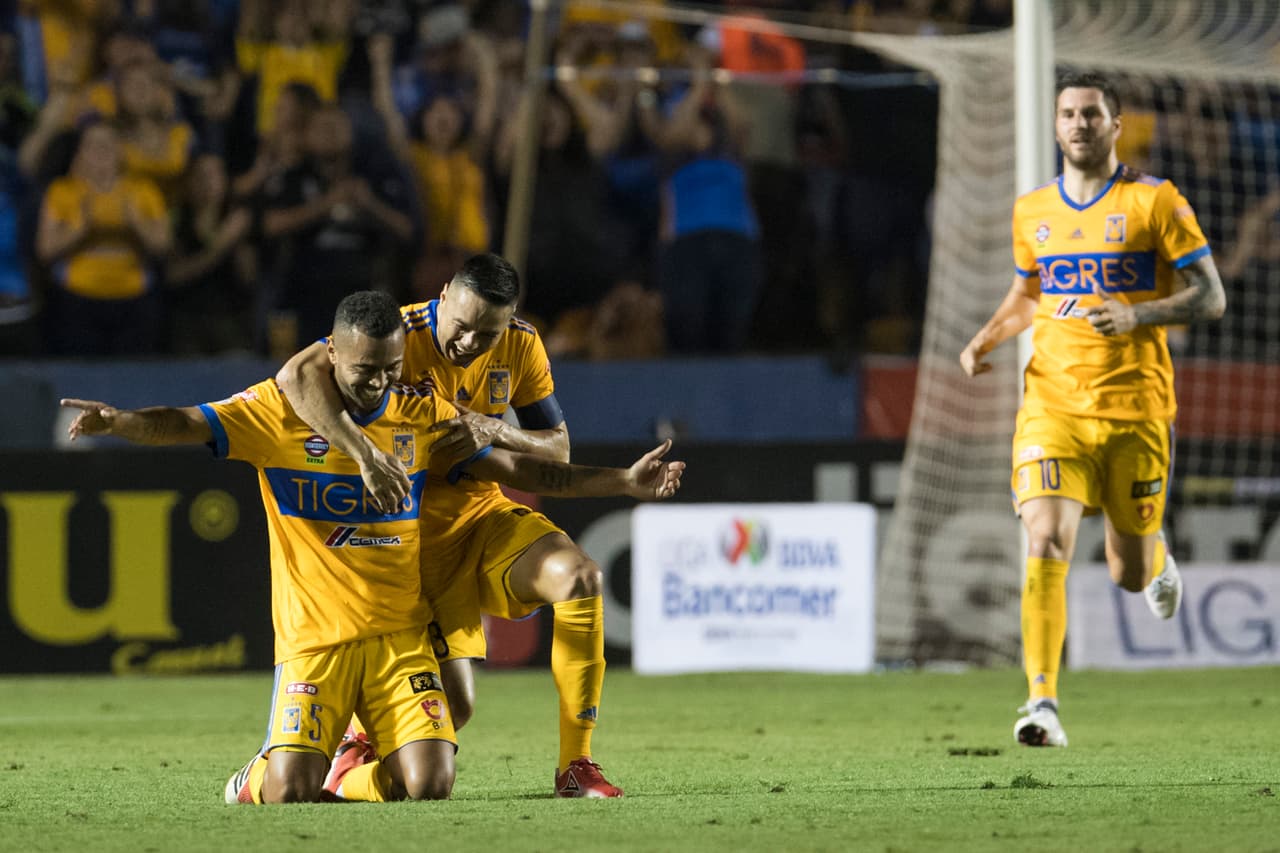 ¡Que clase de golazo! Carioca prendió el balón desde fuera del área y metió un potente disparo que entró en el ángulo superior derecho. Auténtico GOLAZO.