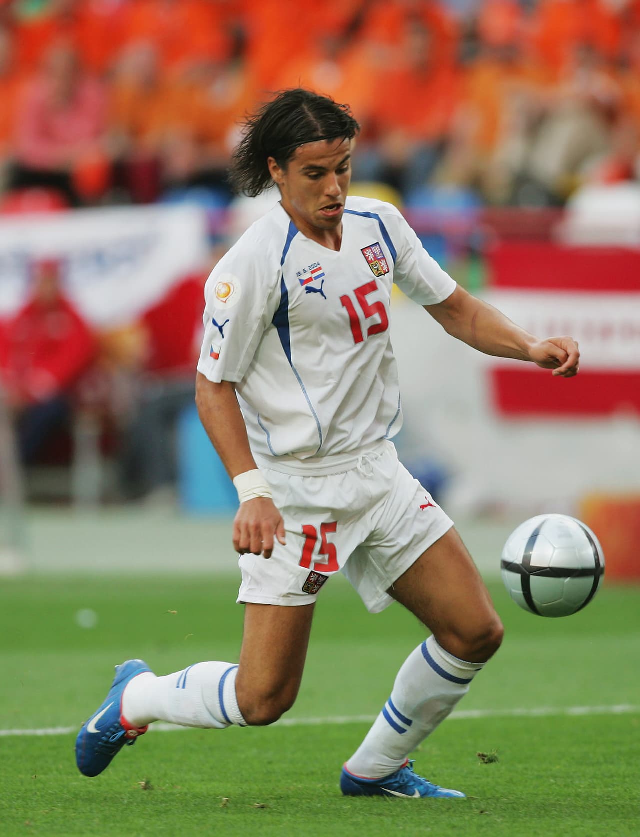 En una selección de República Checa que jugaba de un modo sublime, Milán Baros resultó campeón goleador de la Eurocopa 2004. Ganó la Champions con el Liverpool en Estambul en 2005, pero al poco tiempo su carrera sufrió un grave descenso. Hoy juega en el Slovan Liberec.